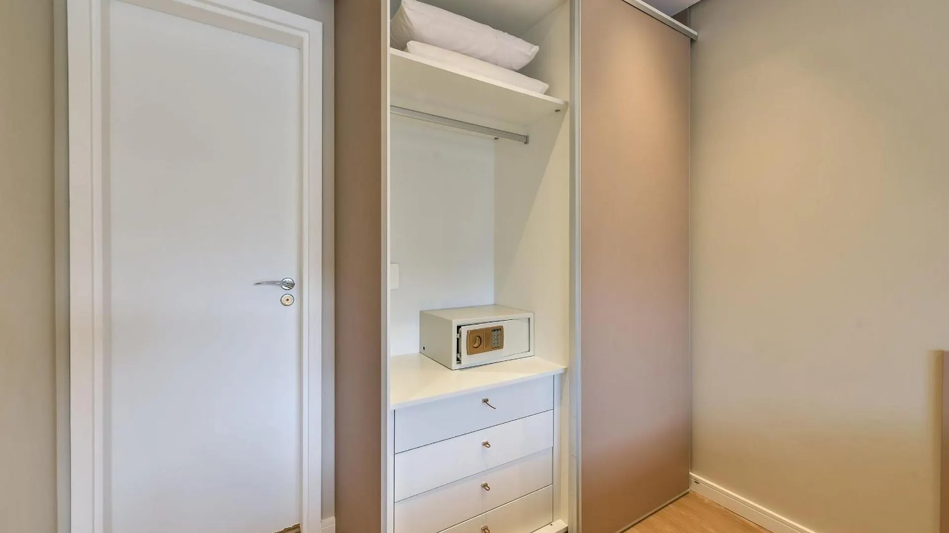 Eo4 Alto Padrao Com Garagem Para Sua Tranquilidade Apartment Sao Paulo 0*,  Brazil